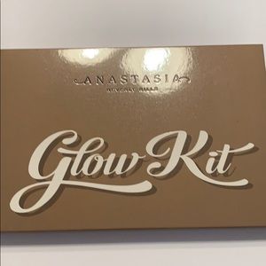 ANASTASIA GLOW KIT